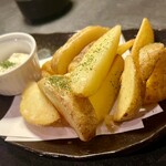 ミートタケシ - 男爵芋のポテトフライ　サワークリーム添え