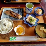 樫の実 - 日替わりランチ(ご飯少なめ)