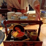 六本木 大皿焼肉 老中 - 自家製出汁醤油をかけて、お召し上がりください！