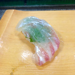 福ちゃん寿し - 鯛。お好みは一貫から握ってくれる。