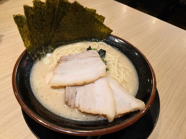 横浜家系ラーメン 創心家（西若松店）- 本格家系ラーメンとこだわりのトッピング