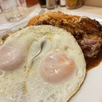 洋食屋 大越 - チキンソテーつきスパゲティに目玉焼きトッピング最高！