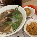 牛一嘴 蘭州牛肉拉麺屋 - 