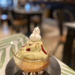 LatteArt-Bar Z.E.R.O - Xmasプリン♫濃厚しっかりプリンにピスタチオのアイスとクリームのせ！ミックスペリーソースがアクセントに.ᐟ.ᐟメレンゲクッキーの雪だるまさん乗ってます‪ෆ  ̖́-‬