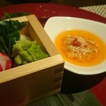 にぎやか冬野菜の蒸篭蒸し、七福醤のバーニャカウダ