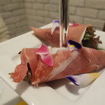 クッチーナ イタリアーナ ガッルーラ - 生ハムの香草ブーケ仕立て
