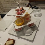 クッチーナ イタリアーナ ガッルーラ - クリスマスタワー風，特製前菜の盛り合わせ