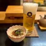 寿し辰 - 自然薯のマグロ山かけ（お通し）
      島田市初倉の契約農家さんから仕入れているという自然薯の山かけです♪
      大将曰く、今年の芋は特に粘りが強いよ！って！
      確かにめっちゃ粘る〰️♡♡♡