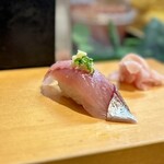 寿し辰 - アジ
      肉厚のアジ！見て、この透明感ある身を♪(*´ч`*)