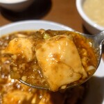 新亜飯店 - 麻婆豆腐アップ