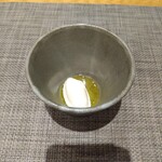 フィエルテ - サルディーニャ島のお塩のジェラートにオリーブオイル