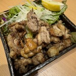 トロ政 - 鶏もも肉の炭火焼き