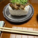 日本料理 雲海 - 蟹味噌と肉味噌のおにぎり