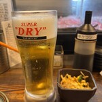 明石八 - 生ビール、突き出し