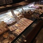 山上 金亀城町店 - 店内