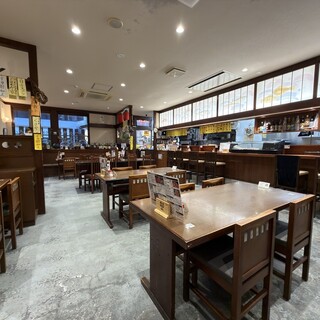 お一人様から団体様まで大歓迎！肩肘張らずに過ごせる寛ぎ空間