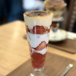 東京いちごカフェ - いちごブリュレパフェ 1,100円