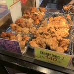 吉岡精肉店 - ショーケース内