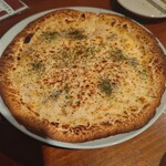 炉端バル さま田 - ピザ