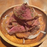 炉端バル さま田 - 自家製ローストビーフとオニスラ