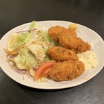 炭火活烹三是 南新宿店 - カキフライ