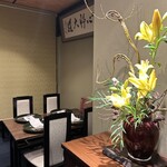 高麗橋桜花 - 良質で温かみのある店内。ゆったりとした時間をお過ごしください