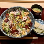 すし処 山葵 - ばらちらし 大盛り 赤だし、香物付き