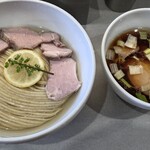 Crazy Jenny - 昆布水つけめんと醤油が立った「つけ汁」