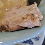 くいしんぼう - ｢チャーシュー｣アップ！分厚いけど柔らかっ♪