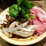 とく山 - ［８回目］牛肉しゃぶしゃぶ きのこ鍋・松茸ショット