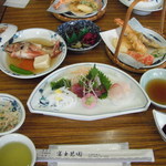富士見園 - 豪華なお昼ご飯です。