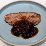 グランサンク - サーロインステーキ　赤ワインビネガーとドライトマトのソース