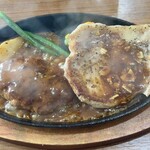 元町キッチン - 料理写真:バーグ+ロース塩　1,820円(税込)