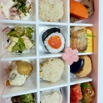 なだ万厨房 - 可愛い❤️大きさだが、一つ一つしっかりした味付けで充分な量である❣️