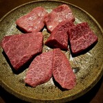 炭火焼肉 ひうち はなれ - シャトーブリアン(左)、和牛タン(上)、サガリ(右)、シンシン(下)