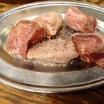 大衆ホルモン肉力屋 蒲田東口店 - 豚タン