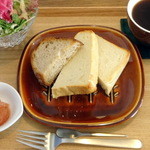 スリービーンズカフェ - モーニングトースト（角食・カンパーニュ）