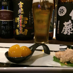 布上 - 布上・お通し
      魚卵と金柑の甘煮
      これが酒に合う。