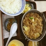 Yoshinoya - 牛すき鍋膳