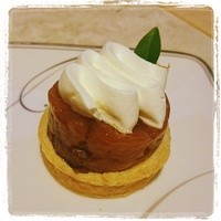 アニヴェルセル カフェ - タルトタタン700円