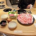 すき焼 しゃぶしゃぶつかだ KITTE大阪店 - 