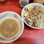 ラーメン二郎  - 小つけ麺（うぐいすつけ麺＋かぼす）ニンニクアブラ　1000円