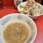 ラーメン二郎  - 小つけ麺（うぐいすつけ麺＋かぼす）ニンニクアブラ　1000円