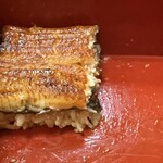 うなぎ 浜名 - うっすらと焼き色が浮き彫りになる正に芸術的