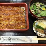 うなぎ 浜名 - 見るからに丁寧に焼き上げられている