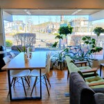 アンヴェイ カフェ - 開放的で素敵な店内✨