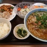 味浩 - 今日の日替わり「ネギラーメンとシューマイ」だけと思ったら鶏のカシューナッツ炒めもついてました