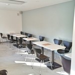 ザ バード ウォッチング カフェ - 壁際のテーブル席　2014/12