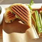 ザ バード ウォッチング カフェ - ランチプレート（ペースト、サンドライトマトandモッツァレラチーズ）900円+税　2014/12