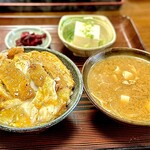 アサヒ食堂 - 『かつ丼』味噌汁⇔豚汁